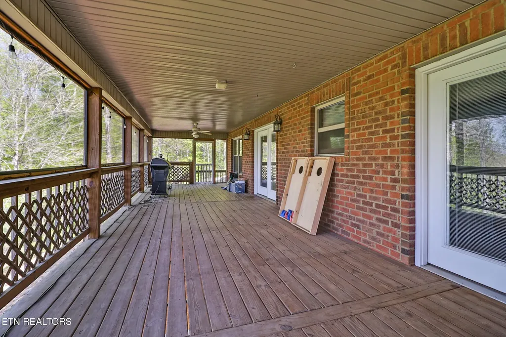169 Catoosa Canyon Drive Crossville TN 38571