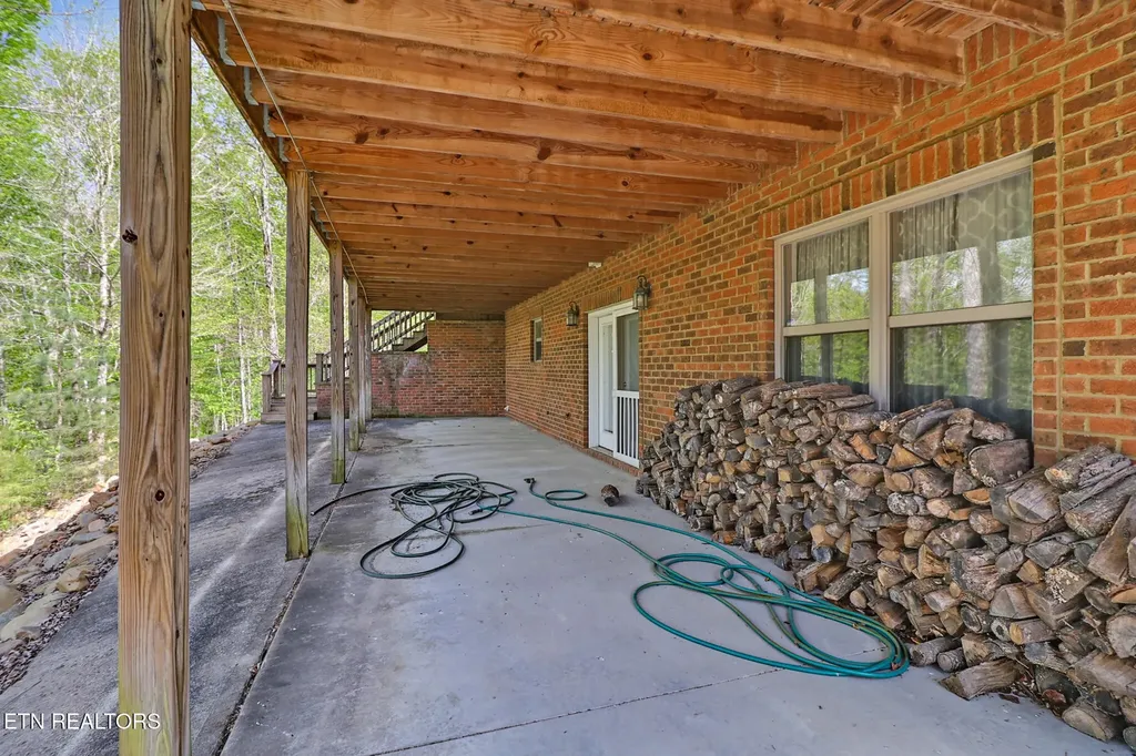 169 Catoosa Canyon Drive Crossville TN 38571