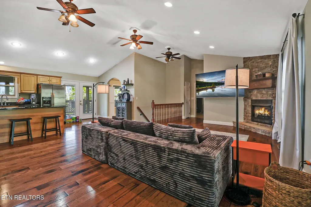 169 Catoosa Canyon Drive Crossville TN 38571