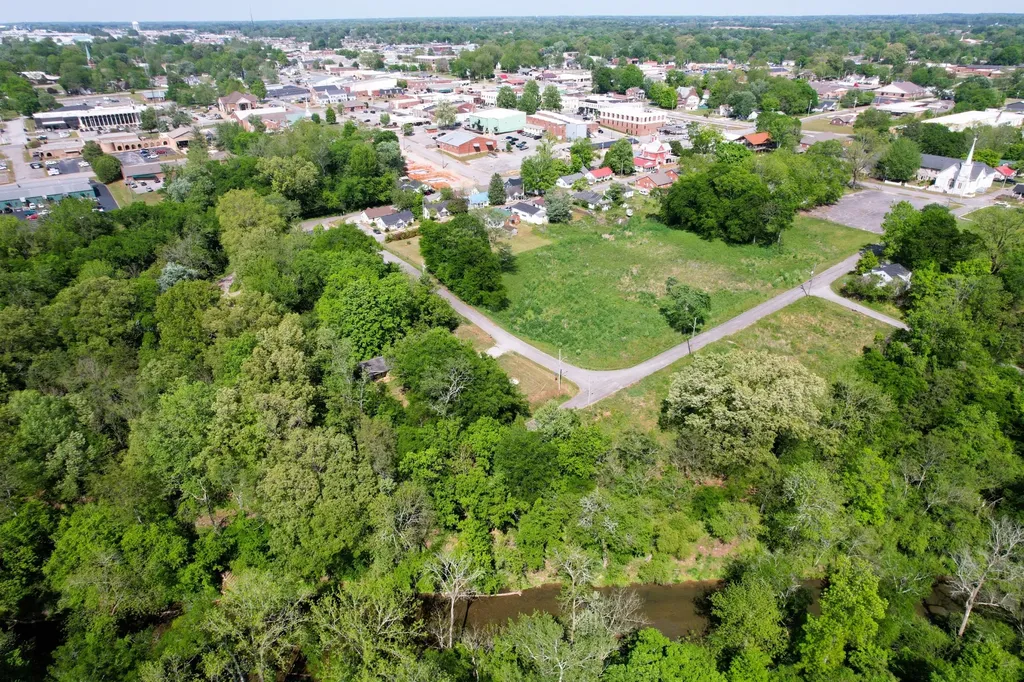 213 W Scott Street Lawrenceburg TN 38464