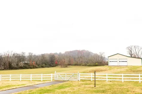 1041 Sandy Valley Road Hendersonville TN 37075