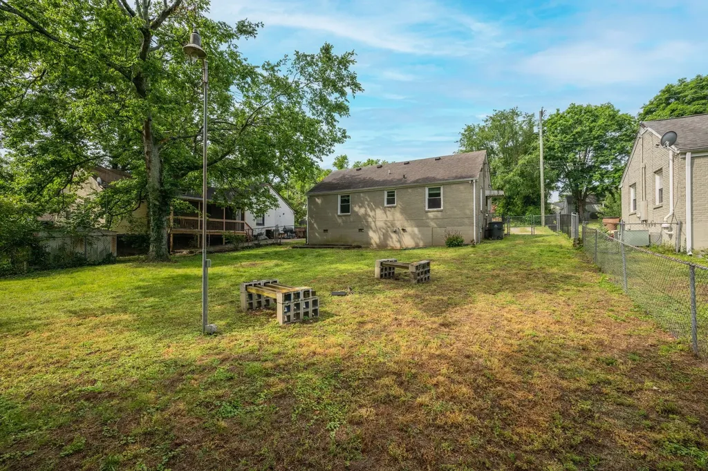 2223 Fernwood Drive Nashville TN 37216