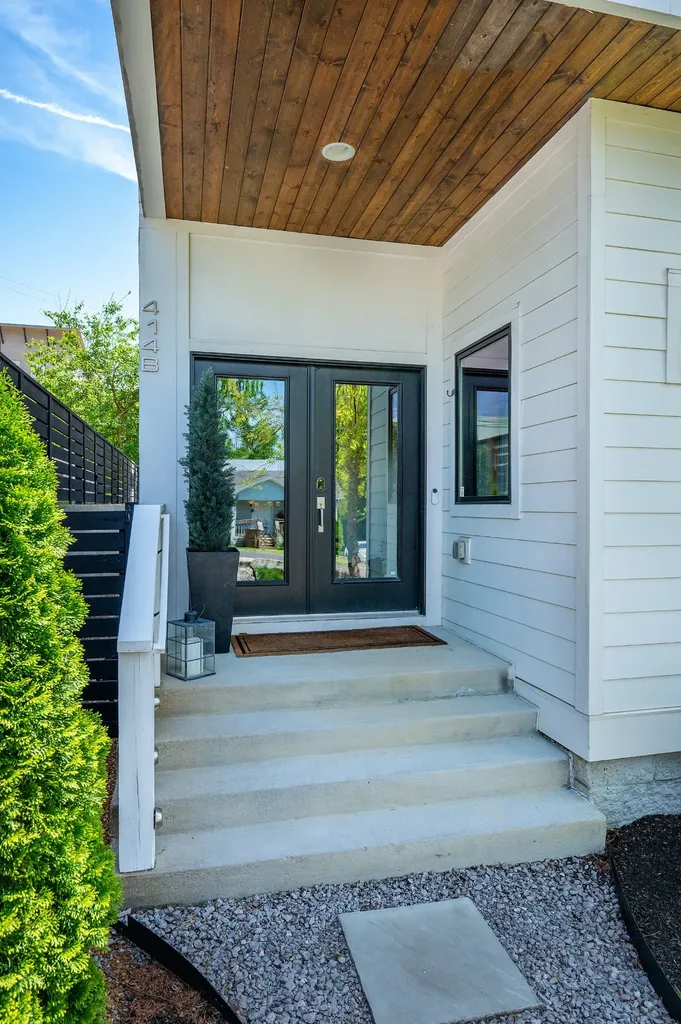 414B 37th Ave, N Nashville TN 37209