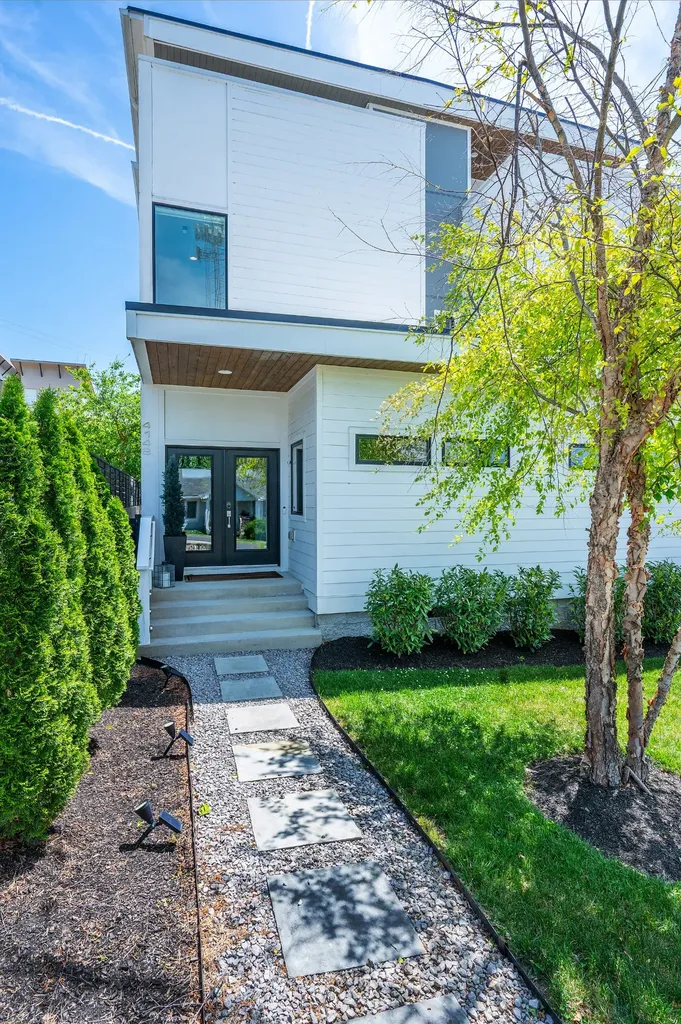 414B 37th Ave, N Nashville TN 37209