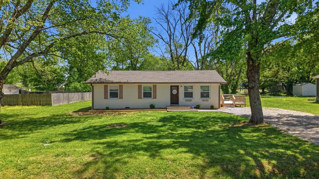 1302 E Grundy Street Tullahoma TN 37388