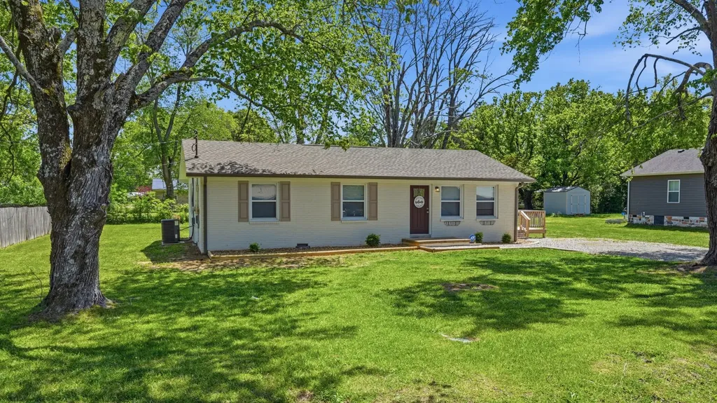 1302 E Grundy Street Tullahoma TN 37388