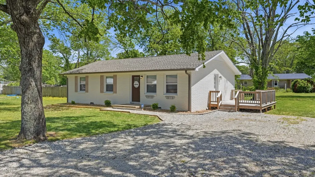 1302 E Grundy Street Tullahoma TN 37388