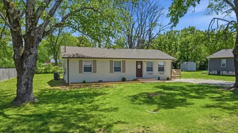 1302 E Grundy Street Tullahoma TN 37388