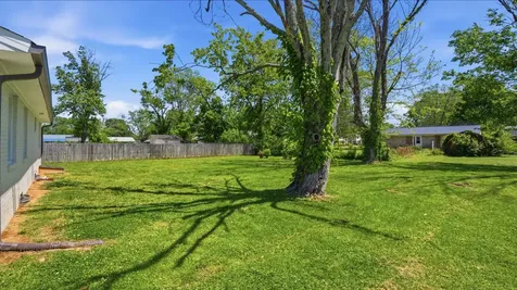 1302 E Grundy Street Tullahoma TN 37388