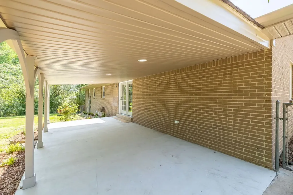 1606 Whippoorwill Drive Lawrenceburg TN 38464