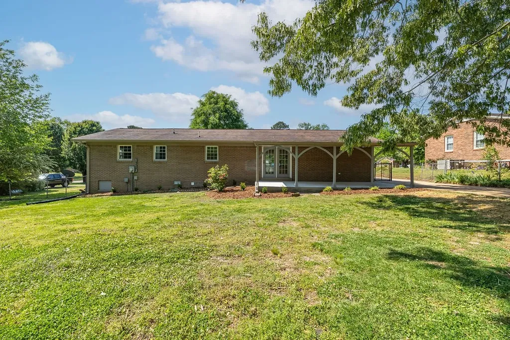 1606 Whippoorwill Drive Lawrenceburg TN 38464