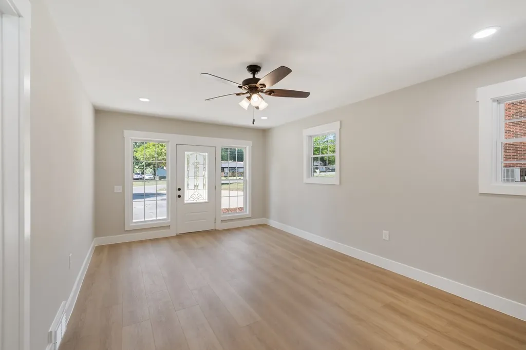1606 Whippoorwill Drive Lawrenceburg TN 38464