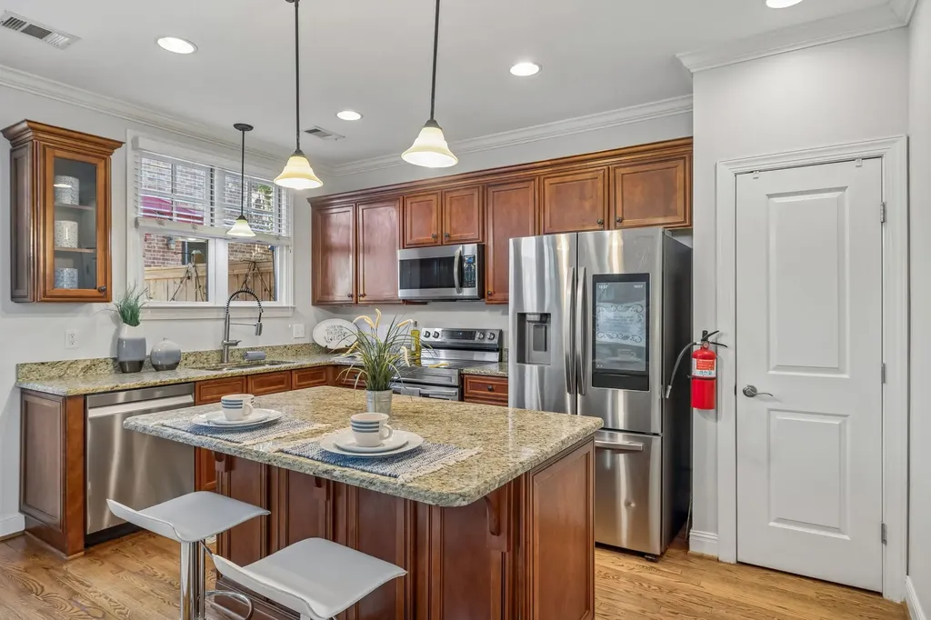 718 4th Ave, N Nashville TN 37219