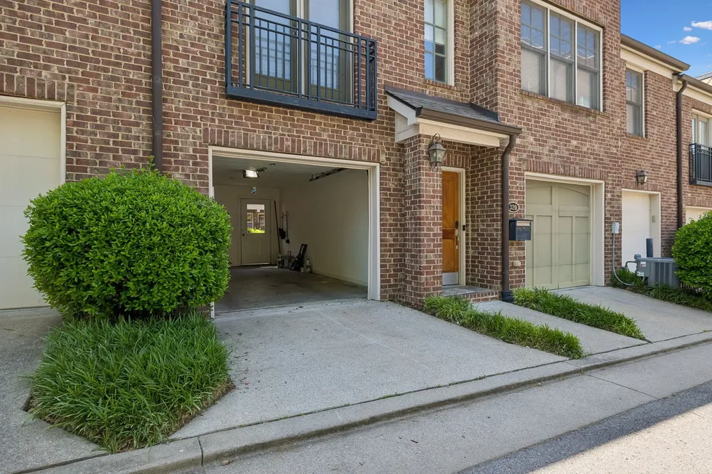 718 4th Ave, N Nashville TN 37219