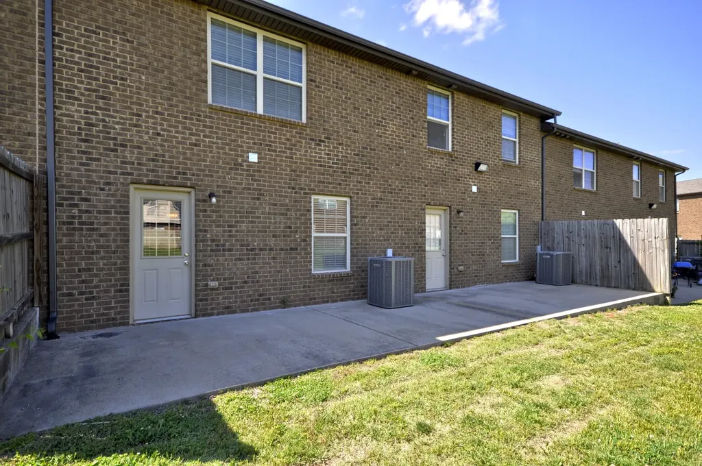 121 Melbourne Drive Clarksville TN 37043