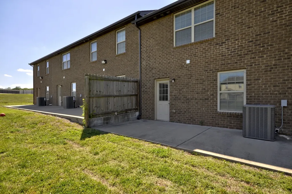 121 Melbourne Drive Clarksville TN 37043