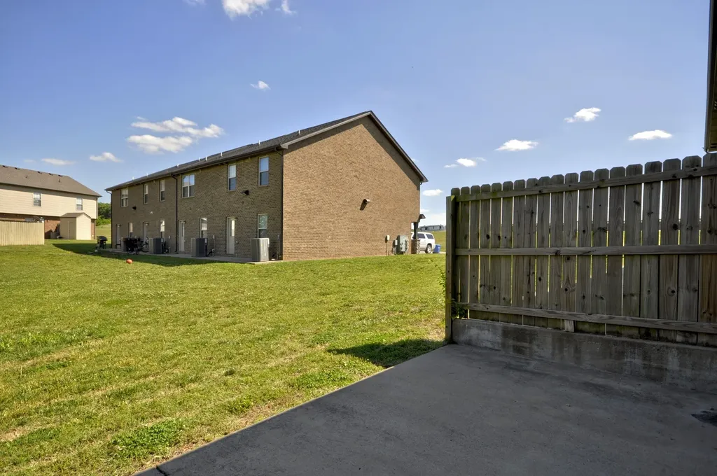 121 Melbourne Drive Clarksville TN 37043