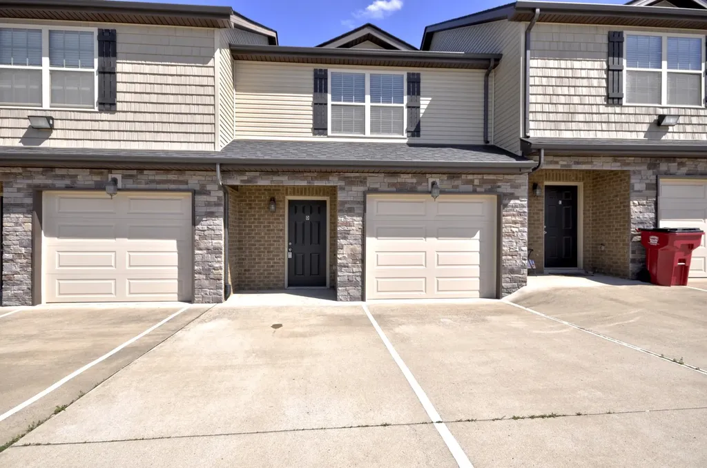 121 Melbourne Drive Clarksville TN 37043