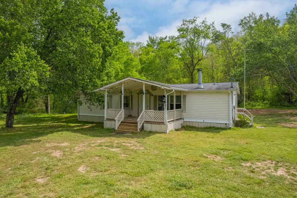 1895 Highway 48 S Centerville TN 37033
