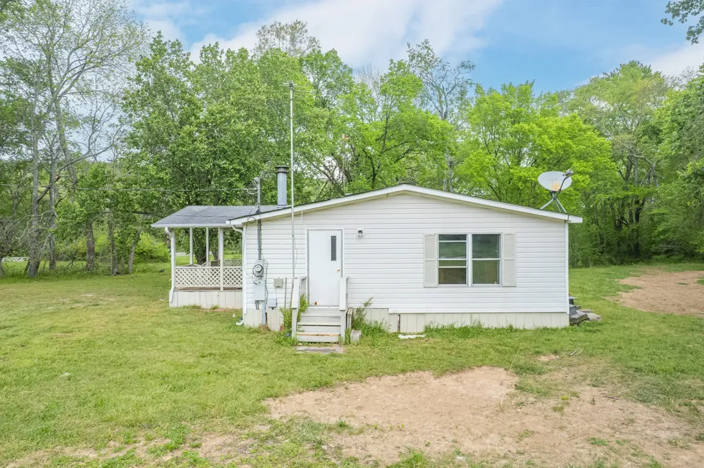1895 Highway 48 S Centerville TN 37033