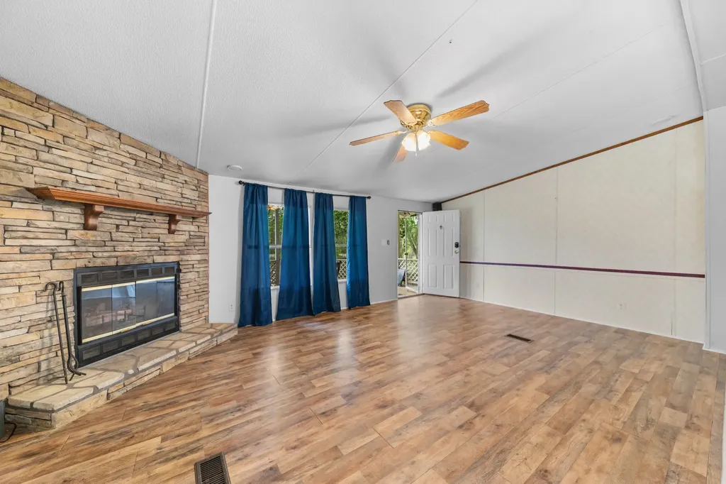 1895 Highway 48 S Centerville TN 37033