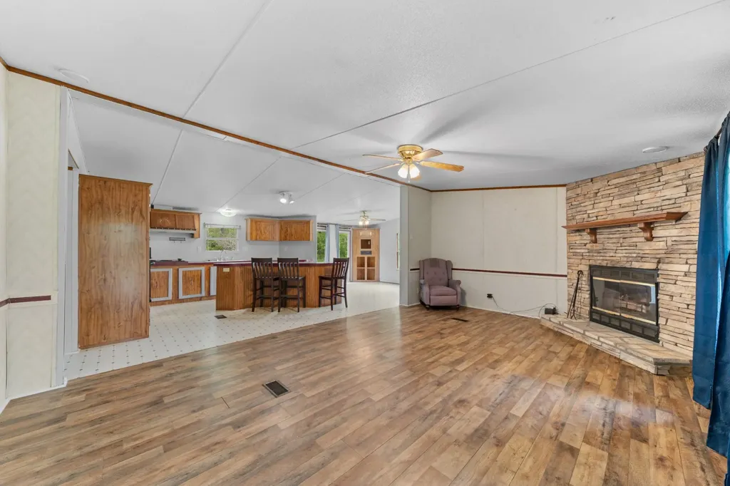 1895 Highway 48 S Centerville TN 37033