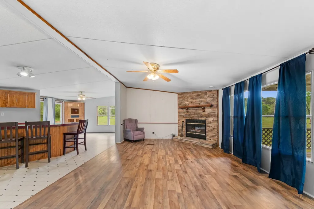 1895 Highway 48 S Centerville TN 37033