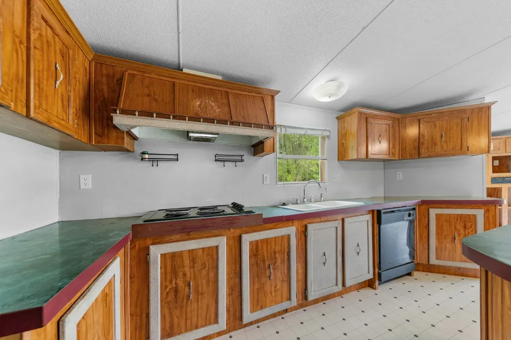 1895 Highway 48 S Centerville TN 37033