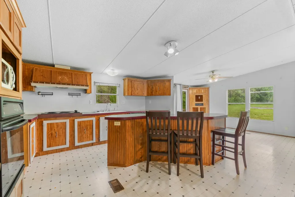 1895 Highway 48 S Centerville TN 37033
