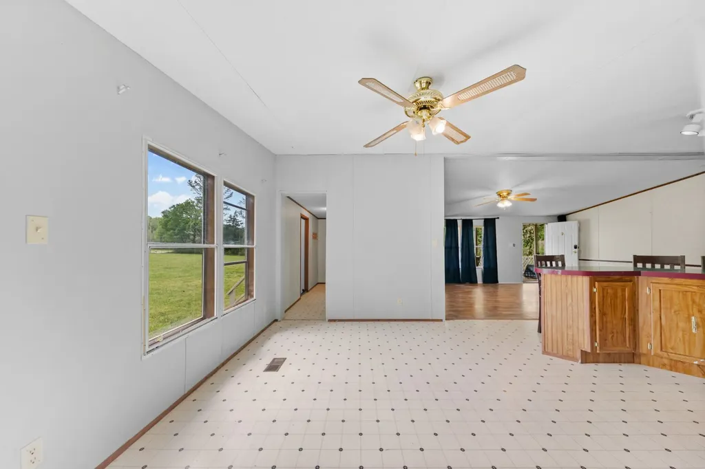 1895 Highway 48 S Centerville TN 37033