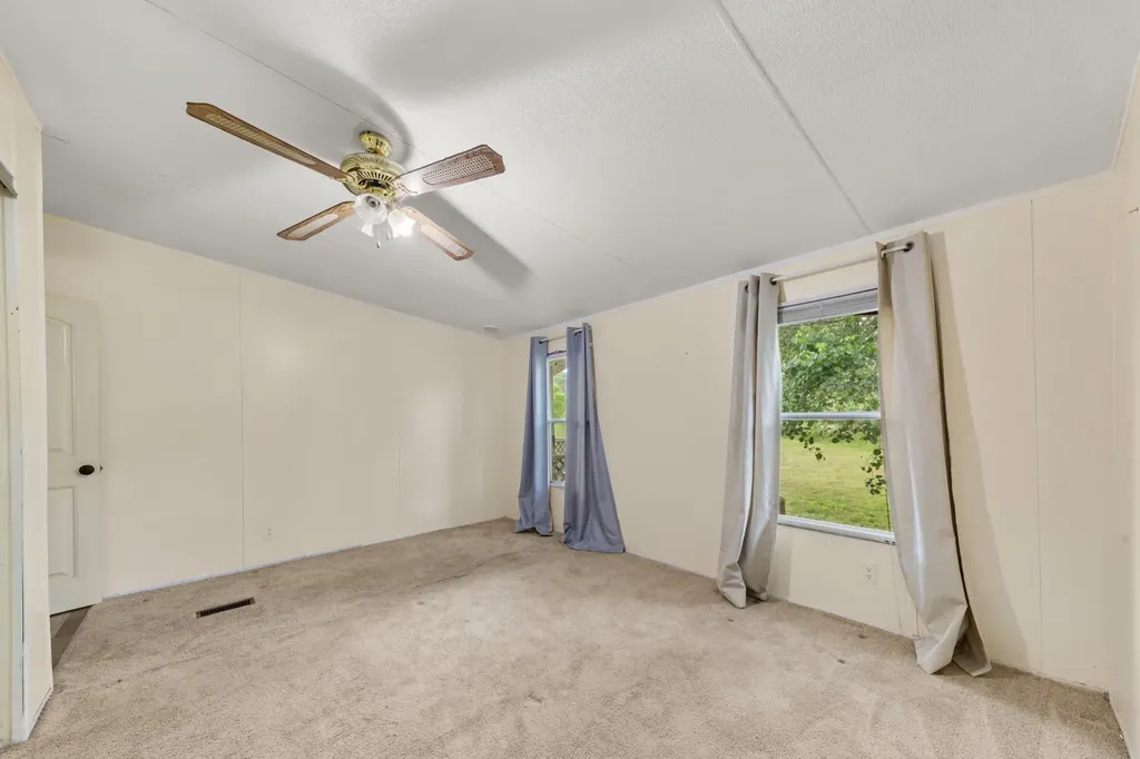 1895 Highway 48 S Centerville TN 37033
