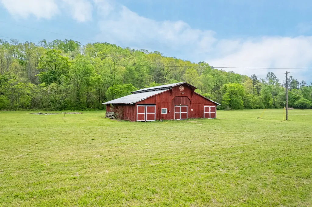 1895 Highway 48 S Centerville TN 37033