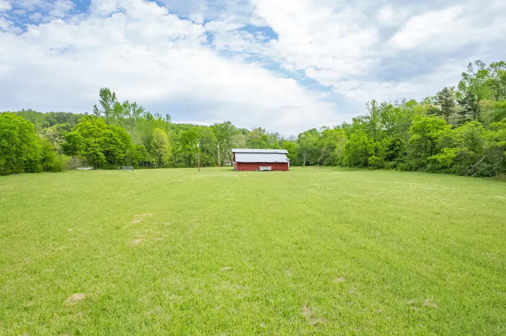 1895 Highway 48 S Centerville TN 37033