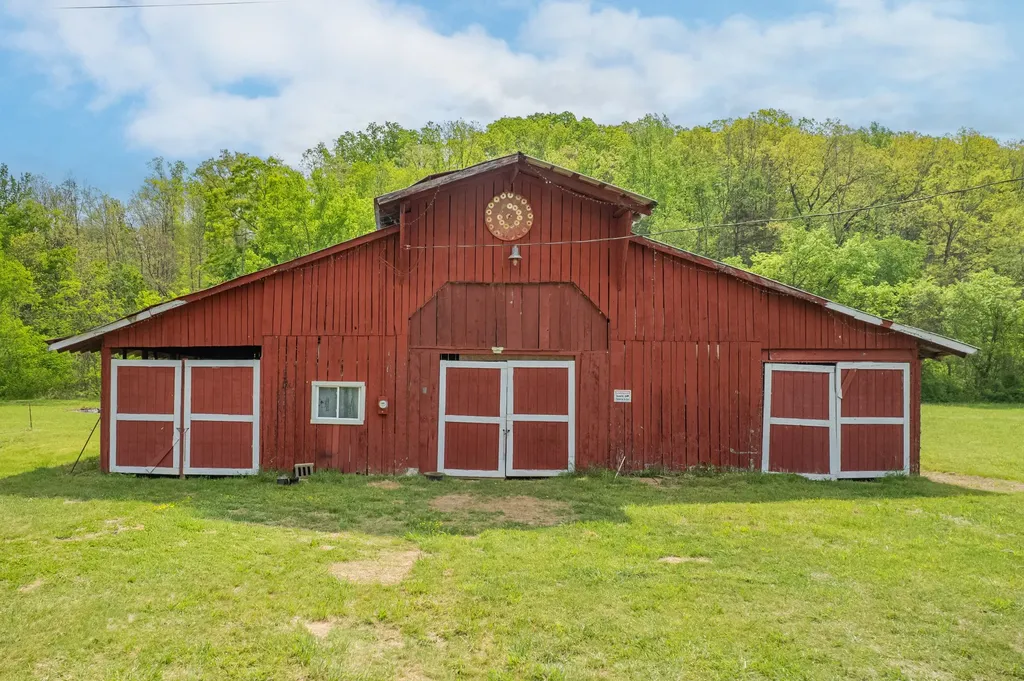 1895 Highway 48 S Centerville TN 37033