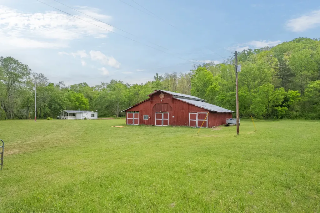 1895 Highway 48 S Centerville TN 37033
