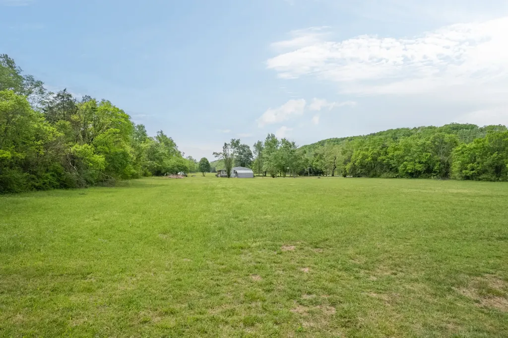 1895 Highway 48 S Centerville TN 37033