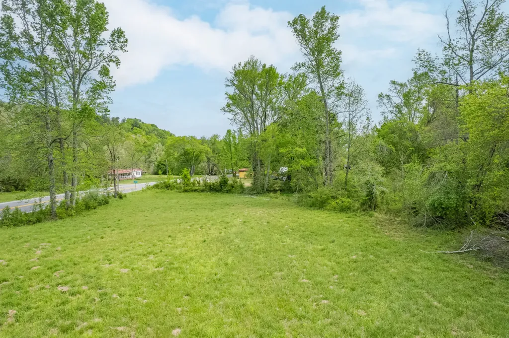 1895 Highway 48 S Centerville TN 37033