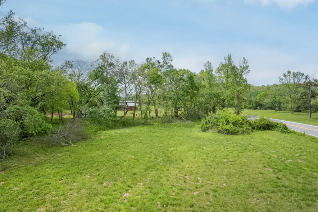 1895 Highway 48 S Centerville TN 37033