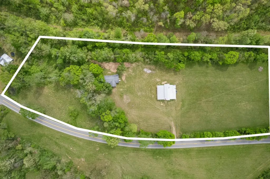 1895 Highway 48 S Centerville TN 37033
