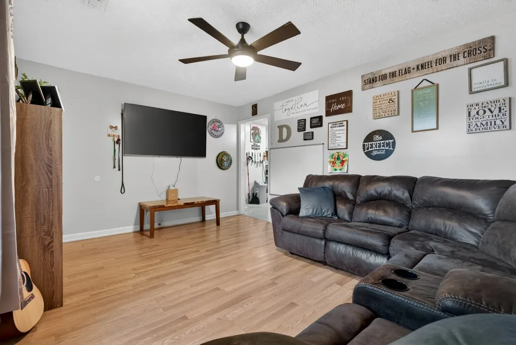 1593 Boxcroft Court Clarksville TN 37042