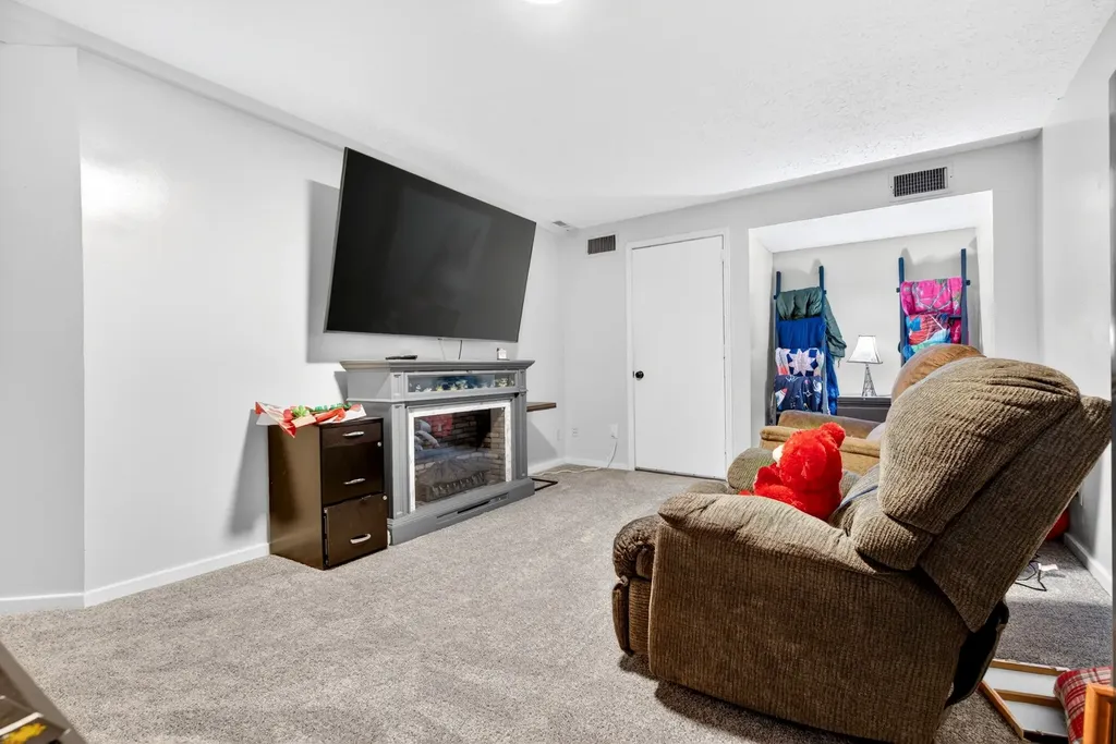 1593 Boxcroft Court Clarksville TN 37042