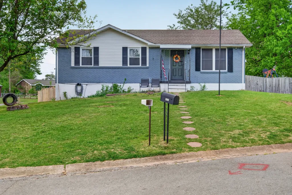1593 Boxcroft Court Clarksville TN 37042