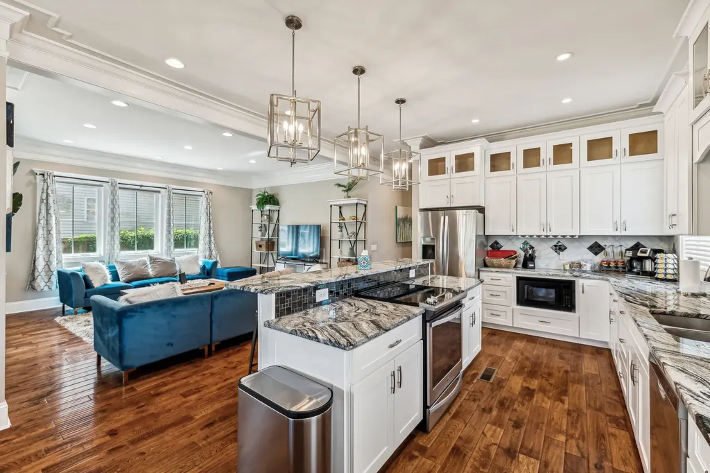 1823 3rd Ave, N Nashville TN 37208