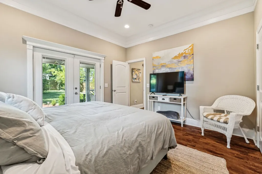 1823 3rd Ave, N Nashville TN 37208