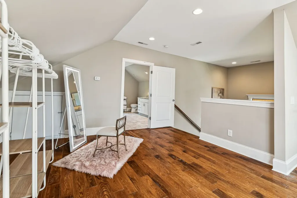 1823 3rd Ave, N Nashville TN 37208