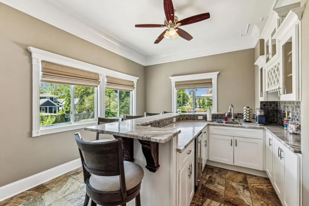 1823 3rd Ave, N Nashville TN 37208