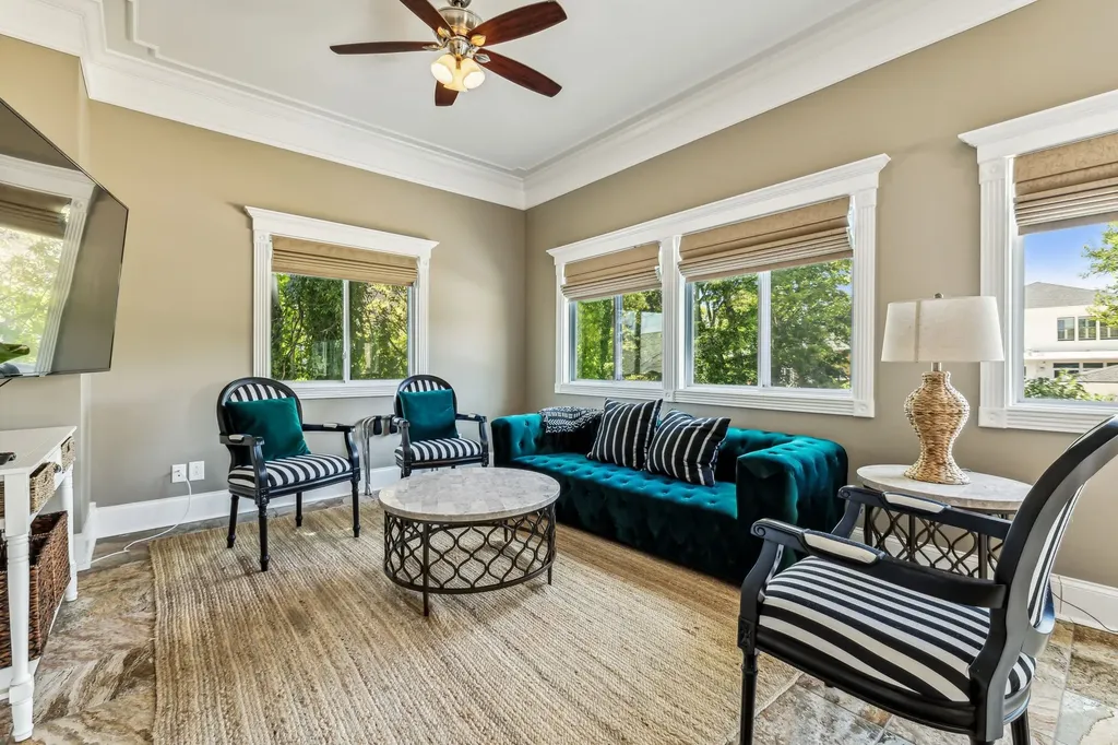 1823 3rd Ave, N Nashville TN 37208