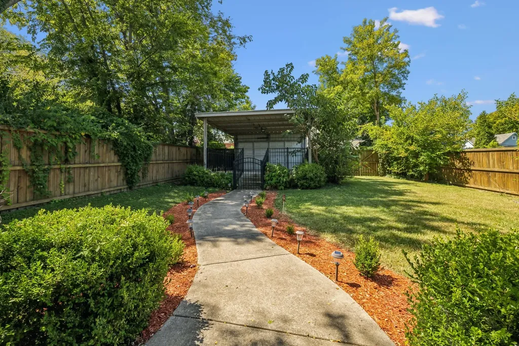 1823 3rd Ave, N Nashville TN 37208