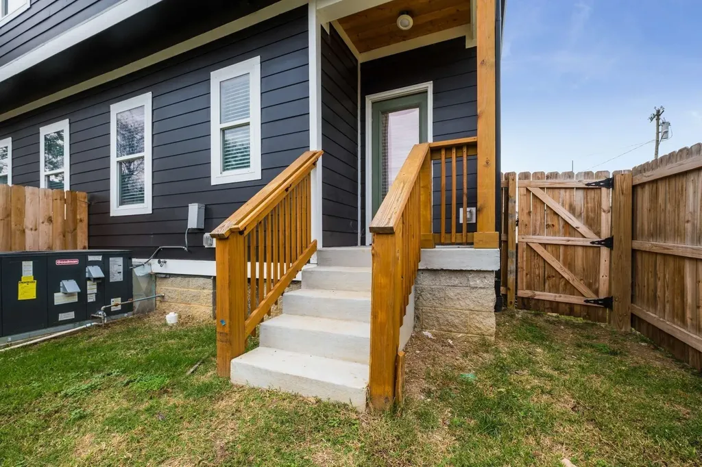 606B 41st Ave, N Nashville TN 37209