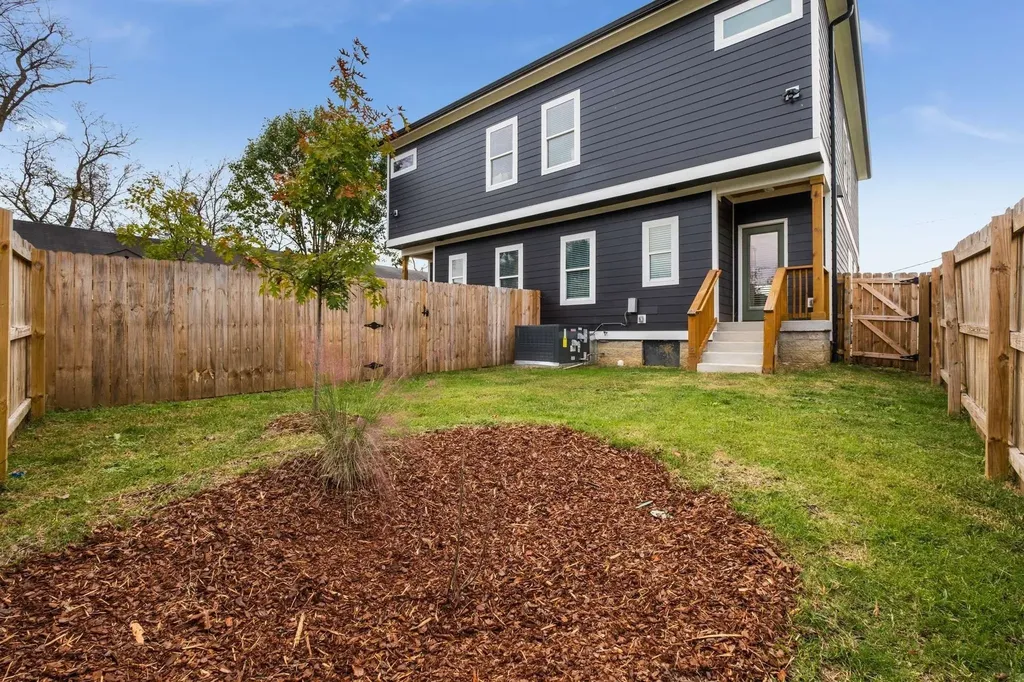 606B 41st Ave, N Nashville TN 37209